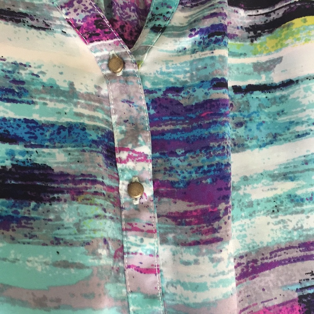 Beautiful Blouse - Picture 2 of 5